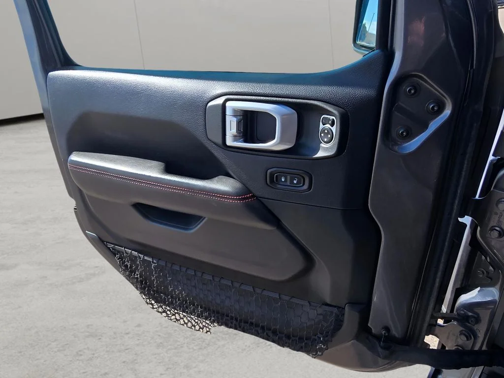 Used 2018 Granite Crystal Metallic Clearcoat Jeep Rubicon image 23