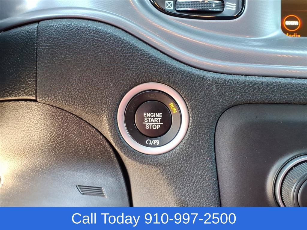 Used 2023 Orange Dodge SXT image 21
