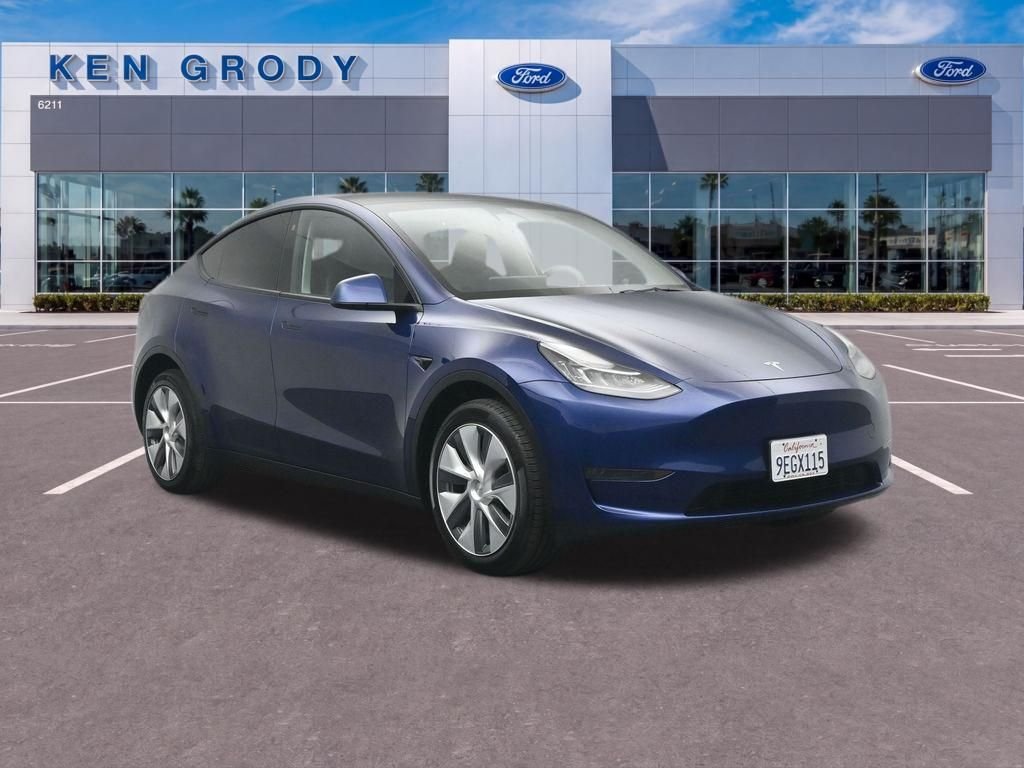 2023 Tesla Model Y Long Range Dual Motor All-Wheel Drive's photo