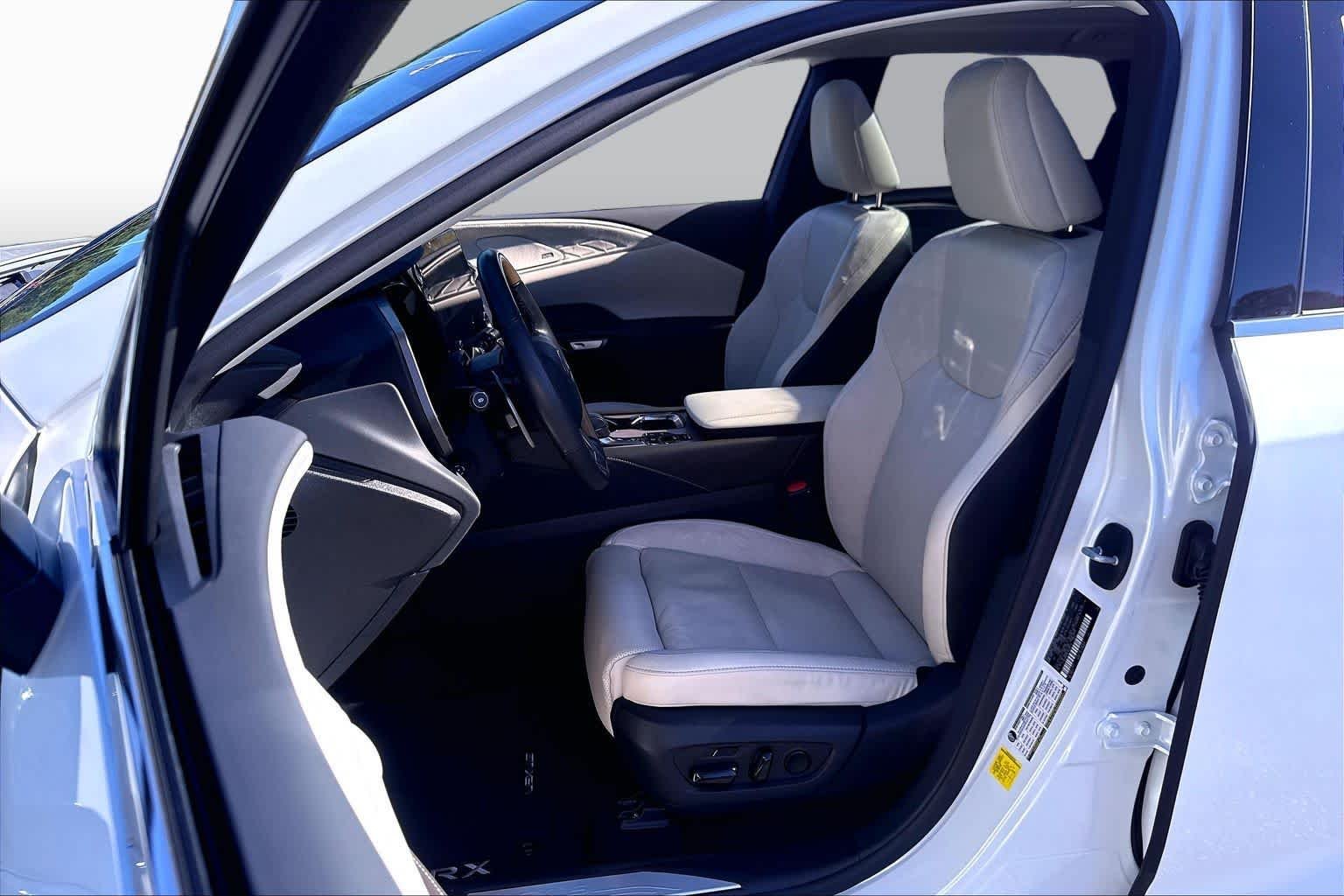 Used 2024 Eminent White Pearl Lexus Luxury image 8