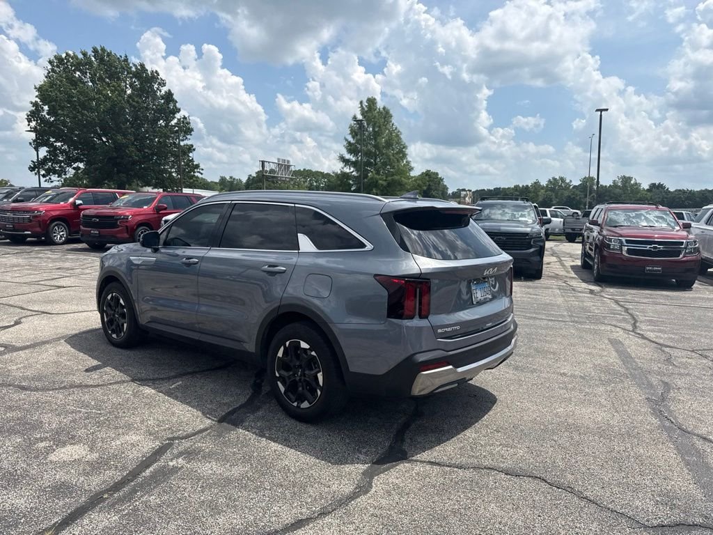 Used 2025  Kia S image 6