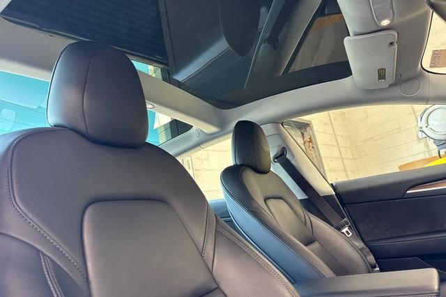 Used 2022  Tesla Performance image 20