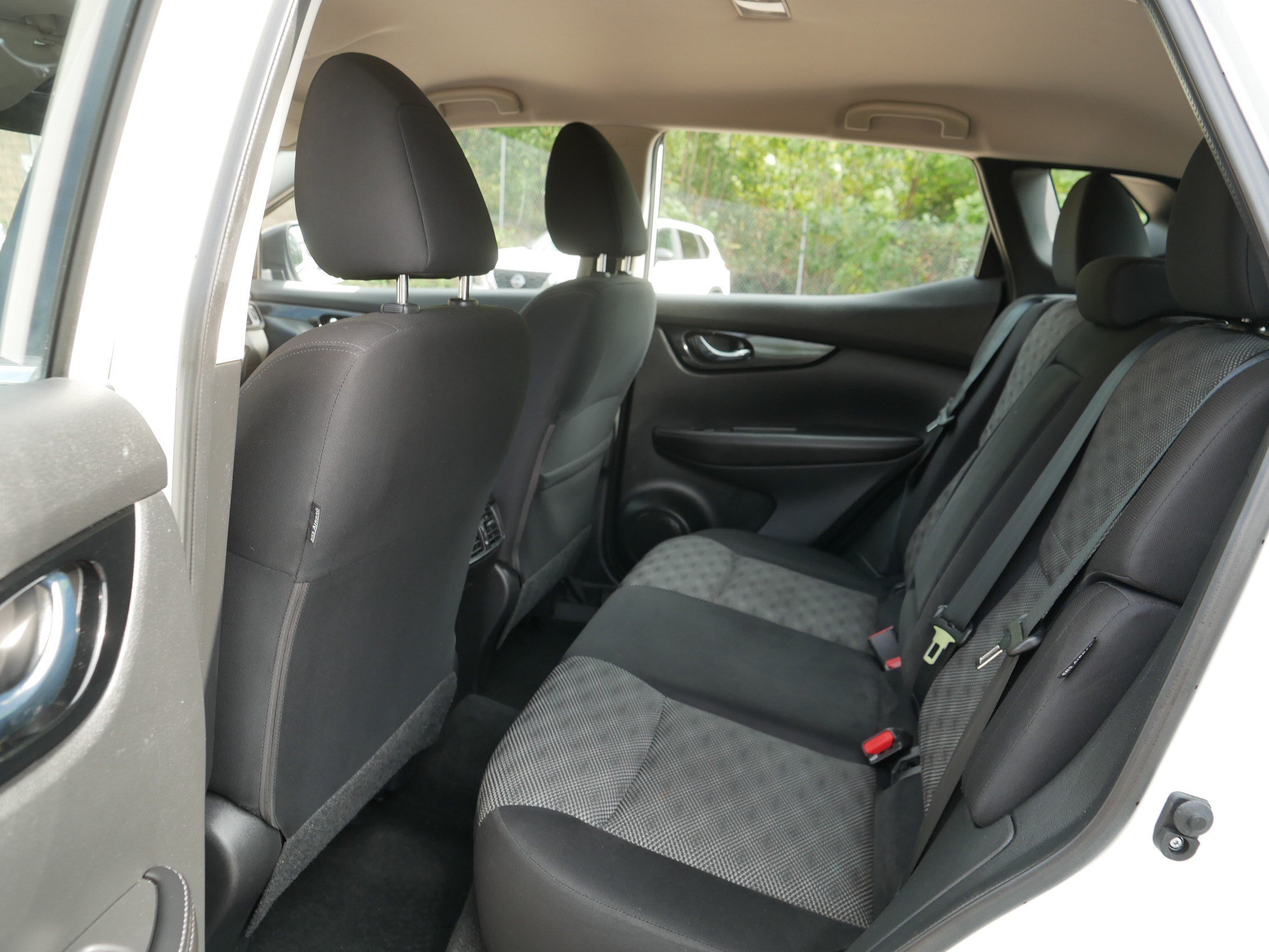 Certified Used 2022 Pearl White Tricoat Nissan SV image 34