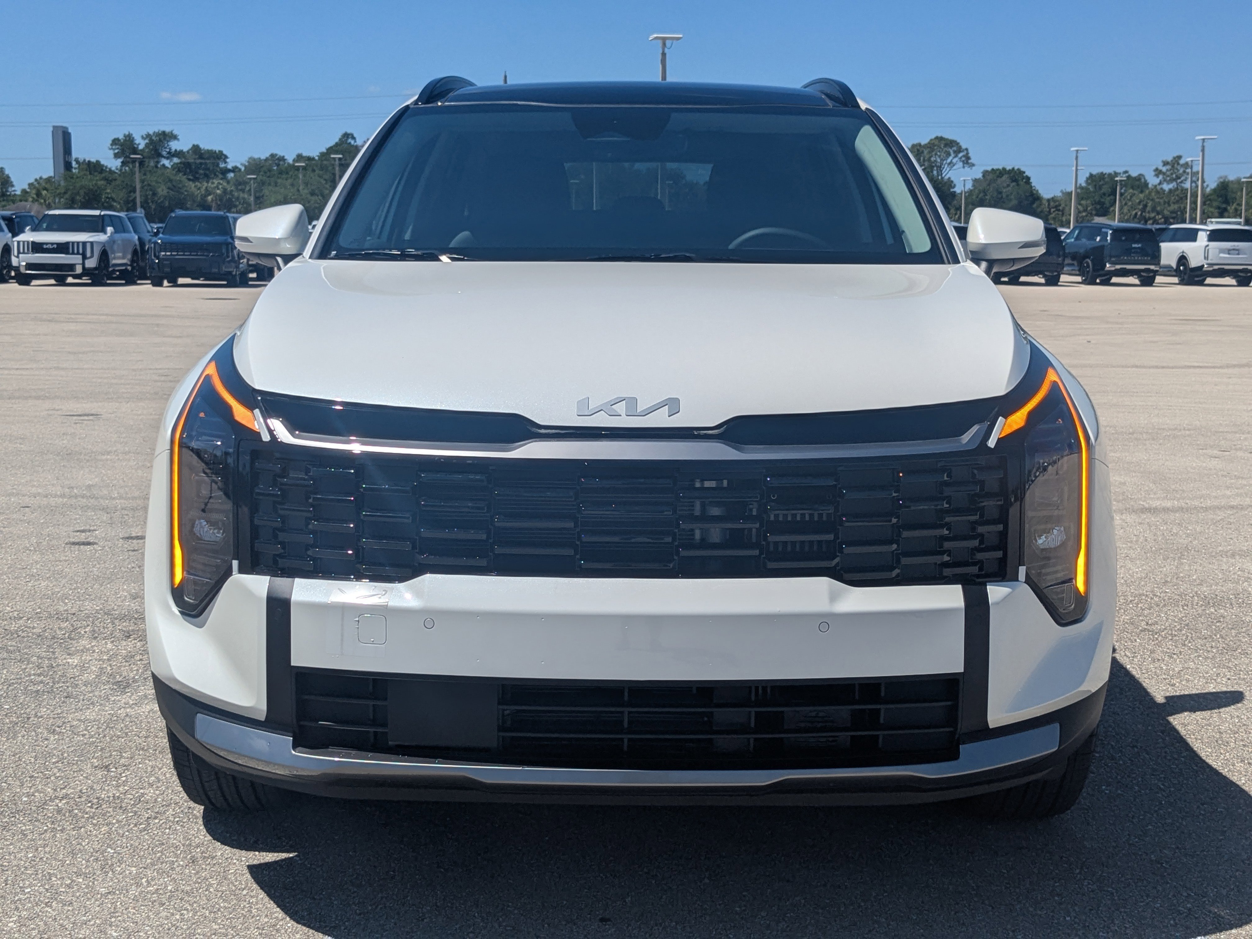New 2026 Snow White Pearl Kia EX image 3
