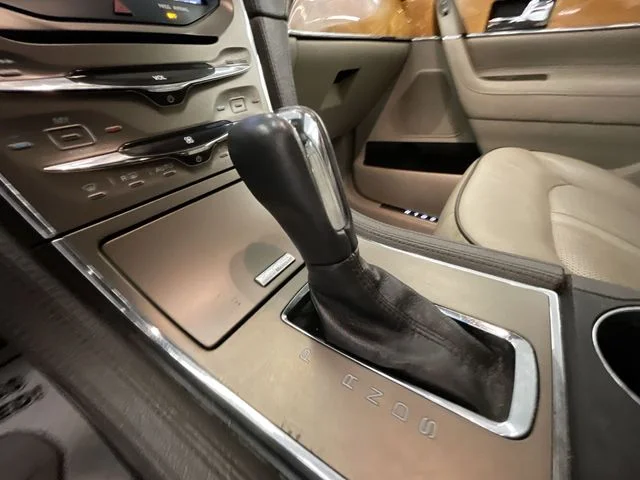Used 2015 Tuxedo Black Metallic Lincoln Base image 20