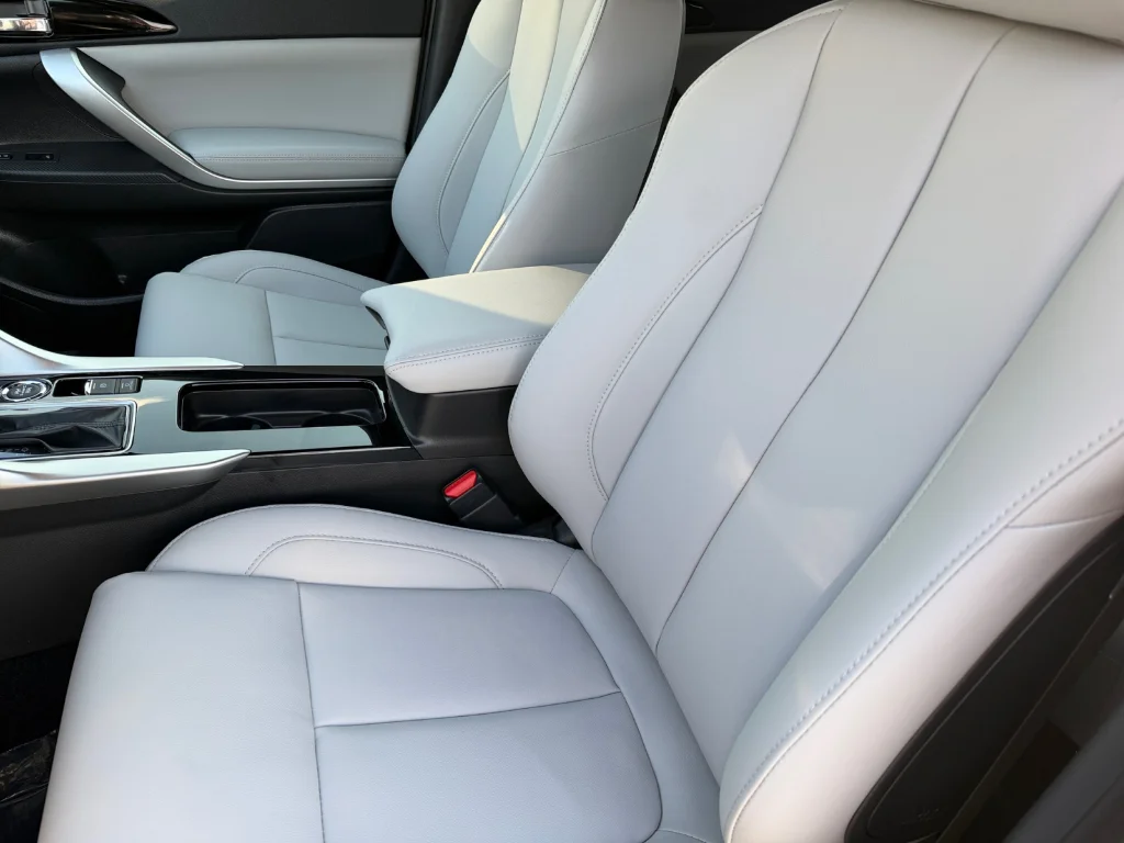New 2026 Mercury Gray Metallic Mitsubishi SEL image 26