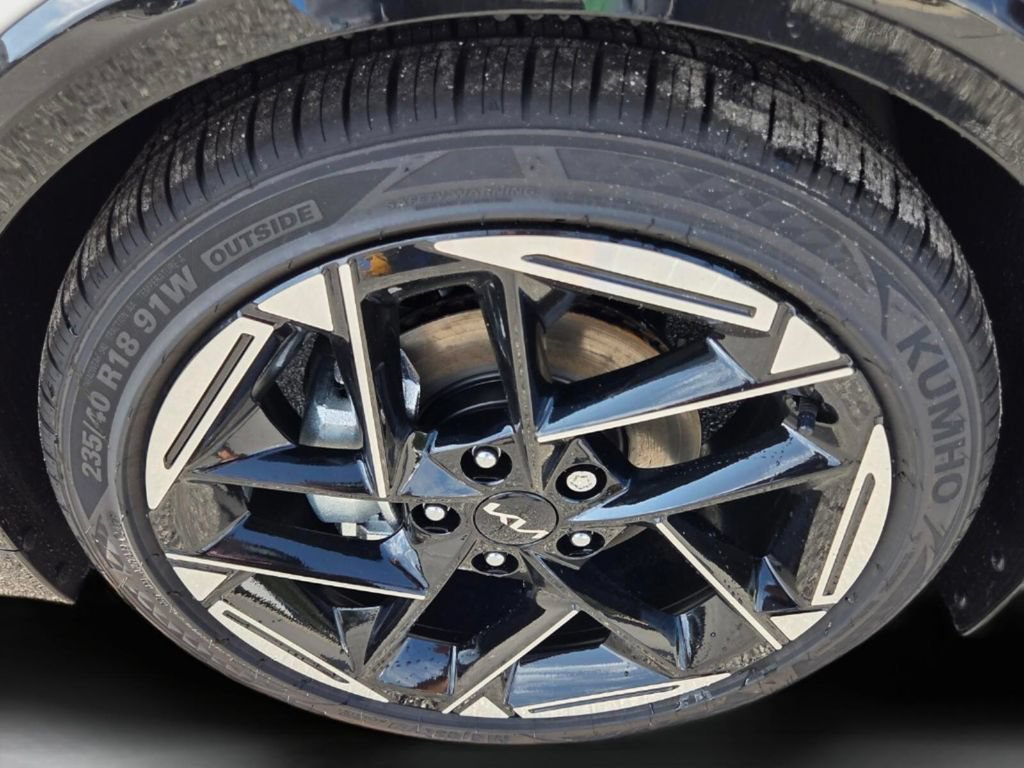 New 2026 Snow White Pearl Kia GT-Line image 9