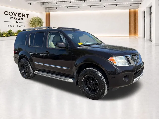 2012 Nissan Pathfinder LE