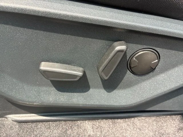 New 2026 Iconic Silver Metallic Ford XLT image 31