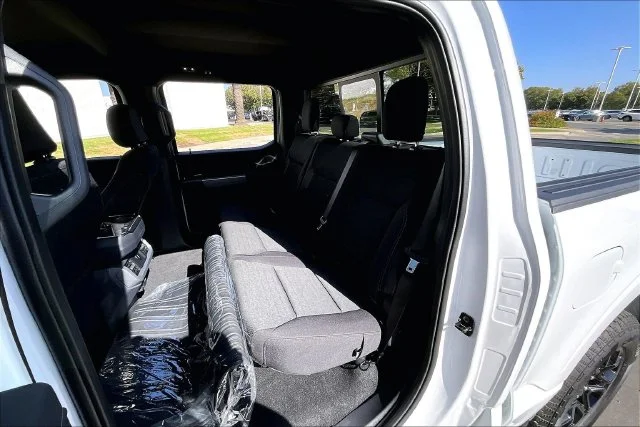 New 2026 Oxford White Ford XLT image 10
