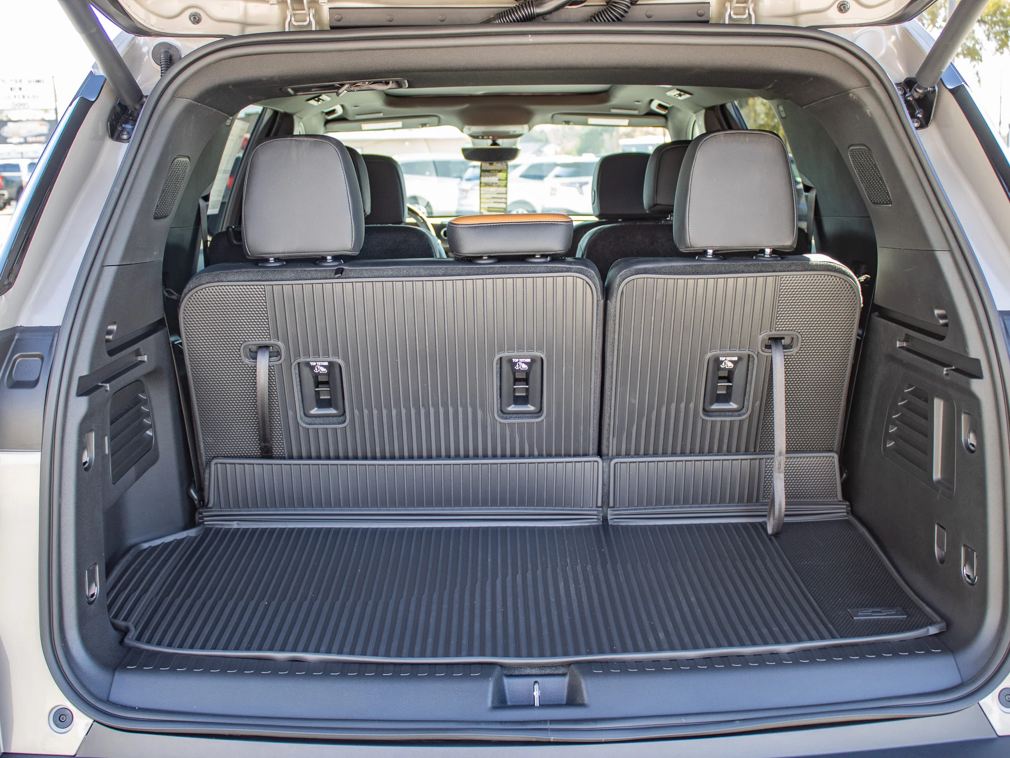 2027 Chevrolet Traverse Z71 - Photo 11