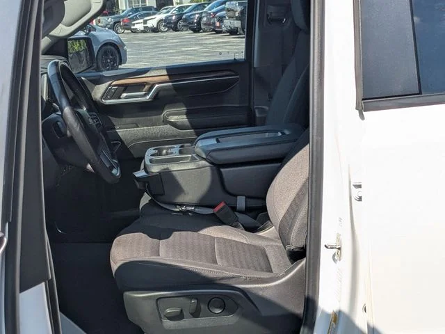 Used 2024 Summit White Chevrolet LT image 12