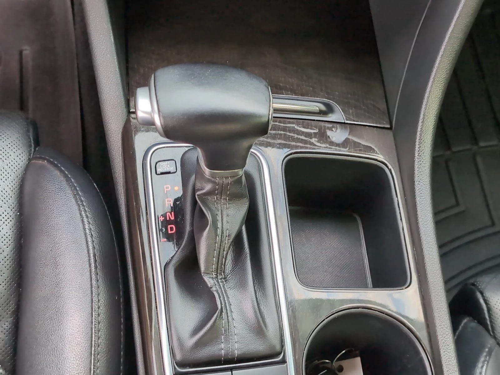 Used 2016 Ebony Black Kia EX image 13
