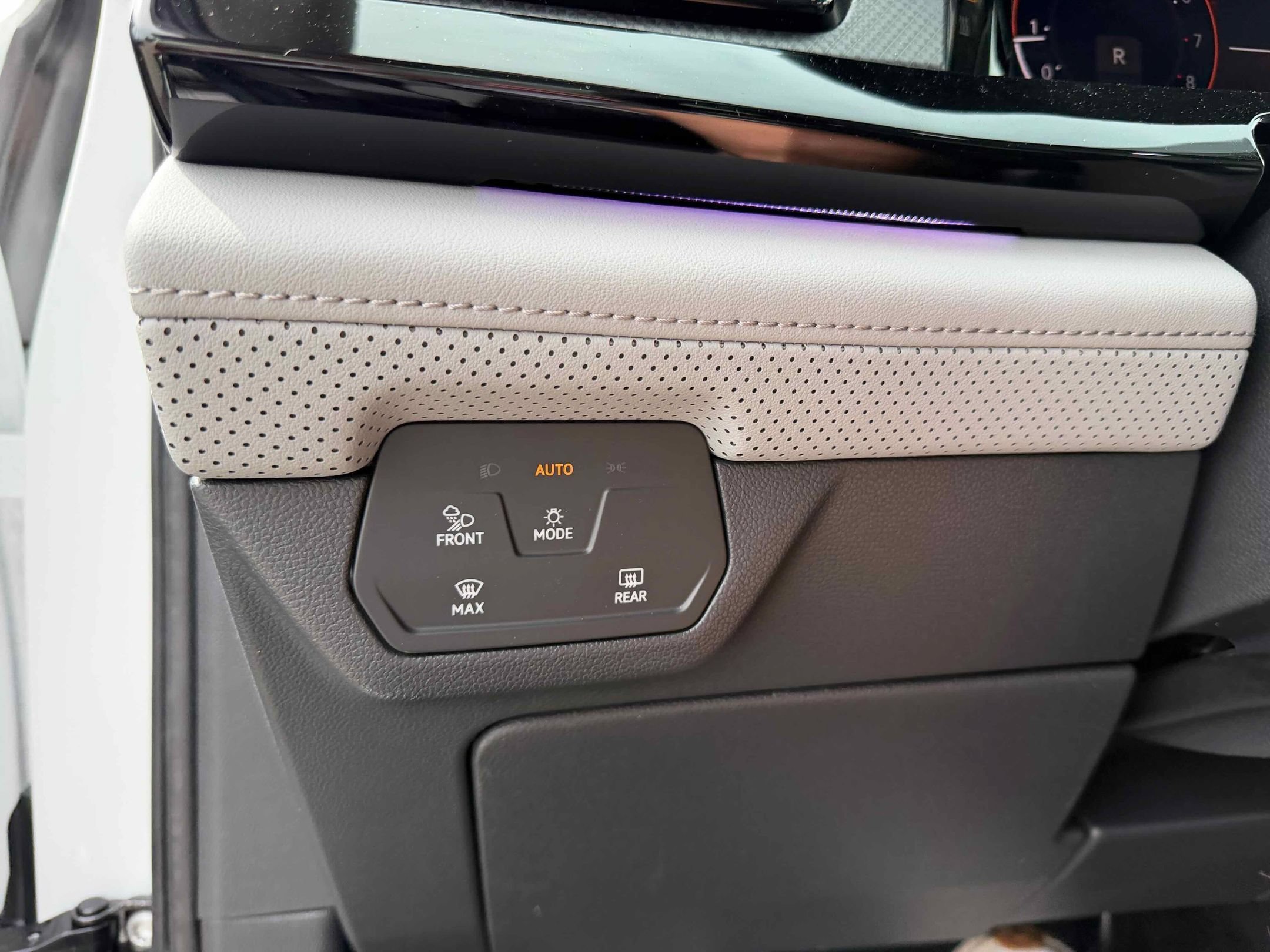 New 2026 Pearl Volkswagen 2.0T Peak Edition image 26