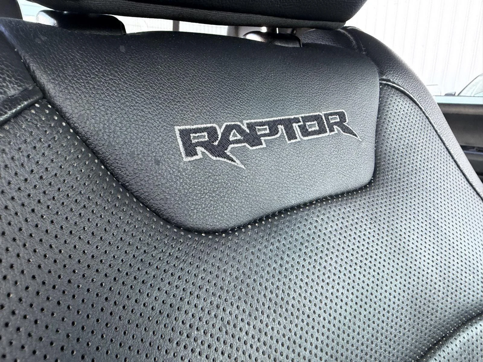Used 2018 Oxford White Ford Raptor image 23