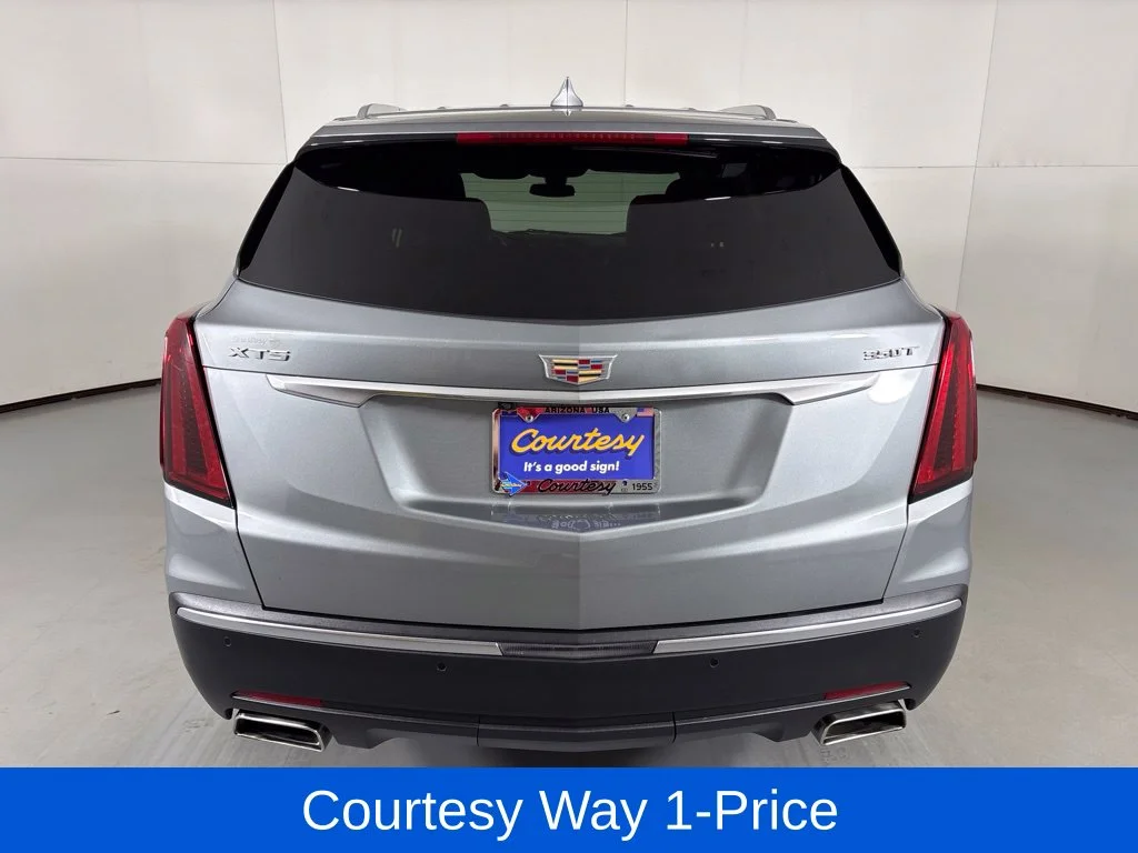Used 2023 Silver Cadillac Luxury image 9