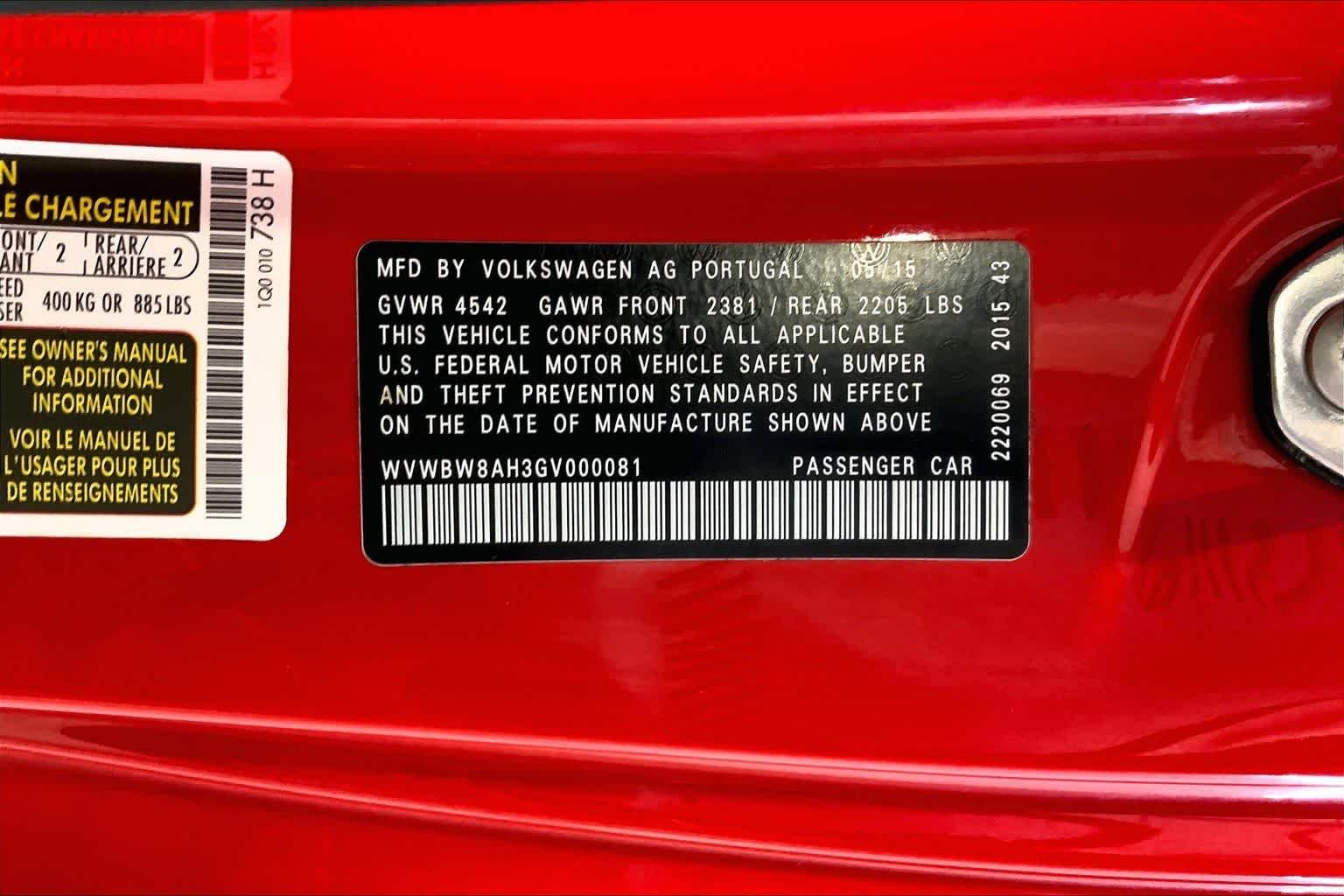 Used 2016 Flash Red Volkswagen Komfort image 37