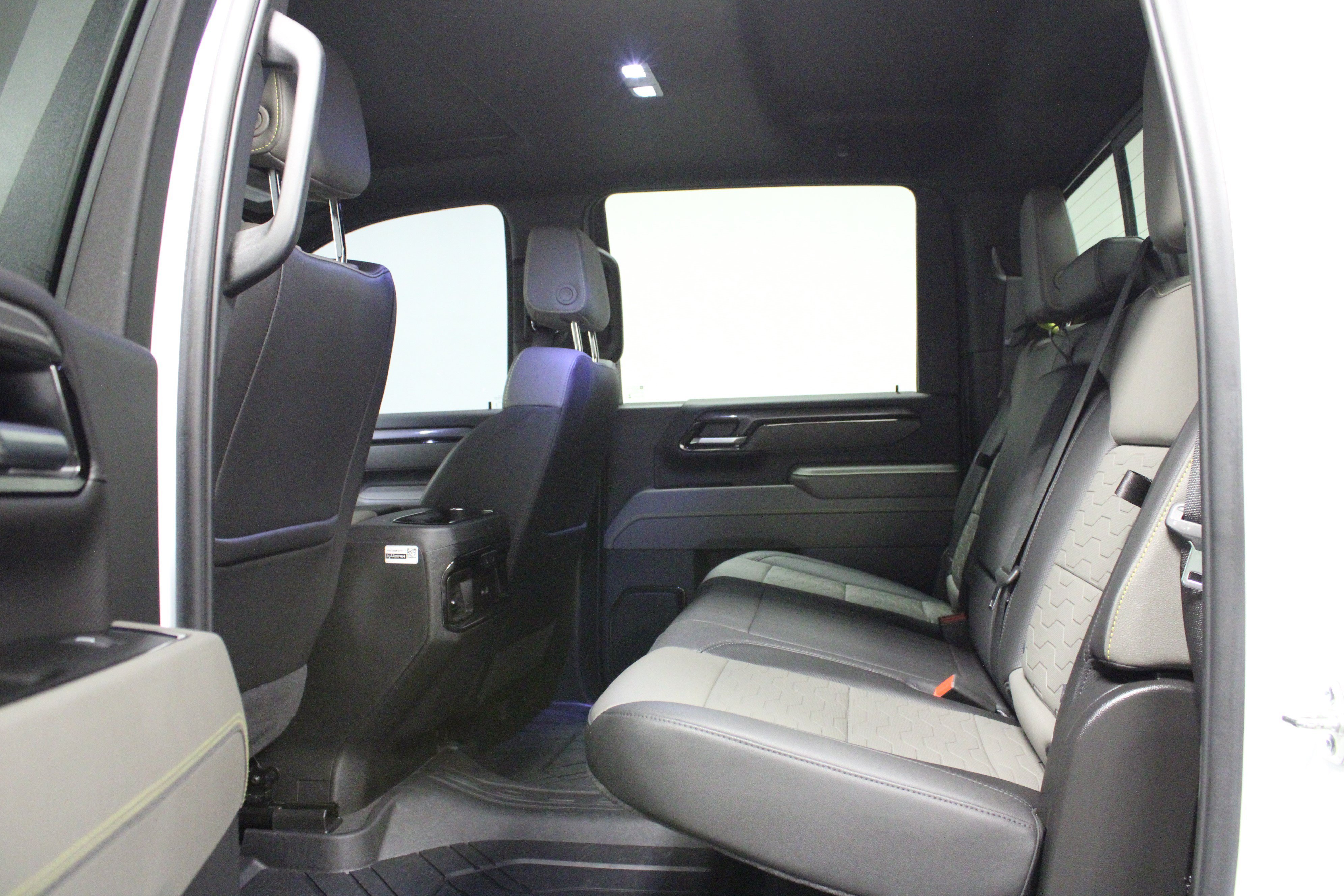 Used 2025 Summit White Chevrolet ZR2 image 13