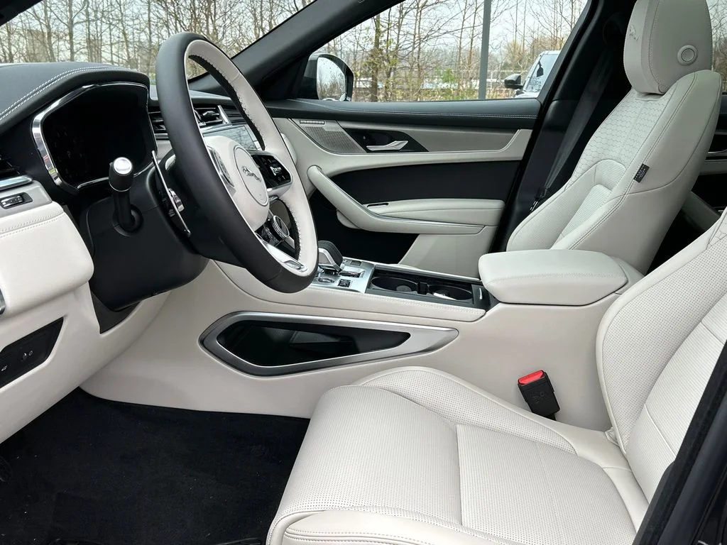 2026 Jaguar F-Pace R-Dynamic S - Photo 10
