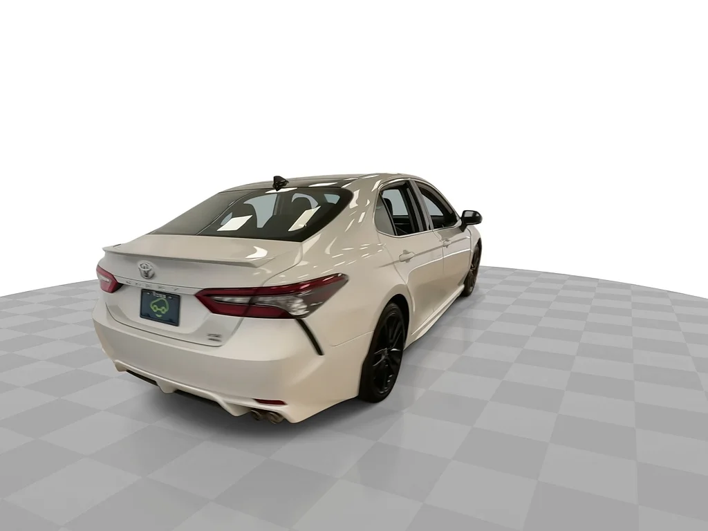 Used 2022  Toyota XSE image 9