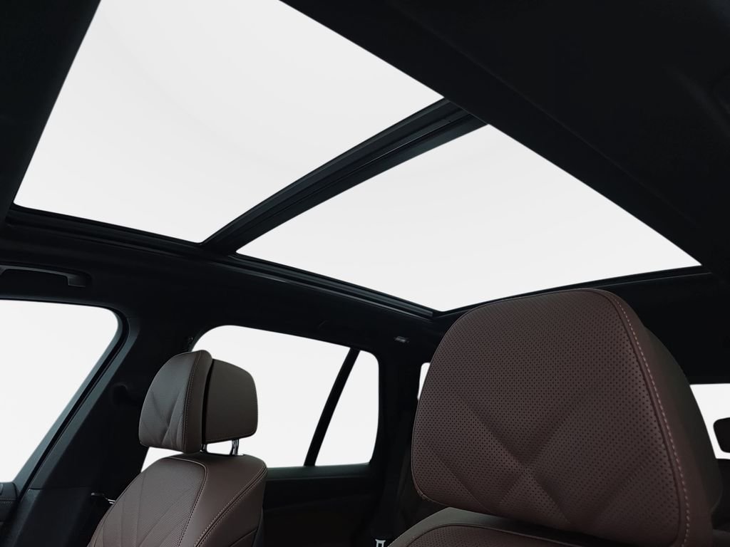 New 2026 Mineral White Metallic BMW xDrive40i image 29