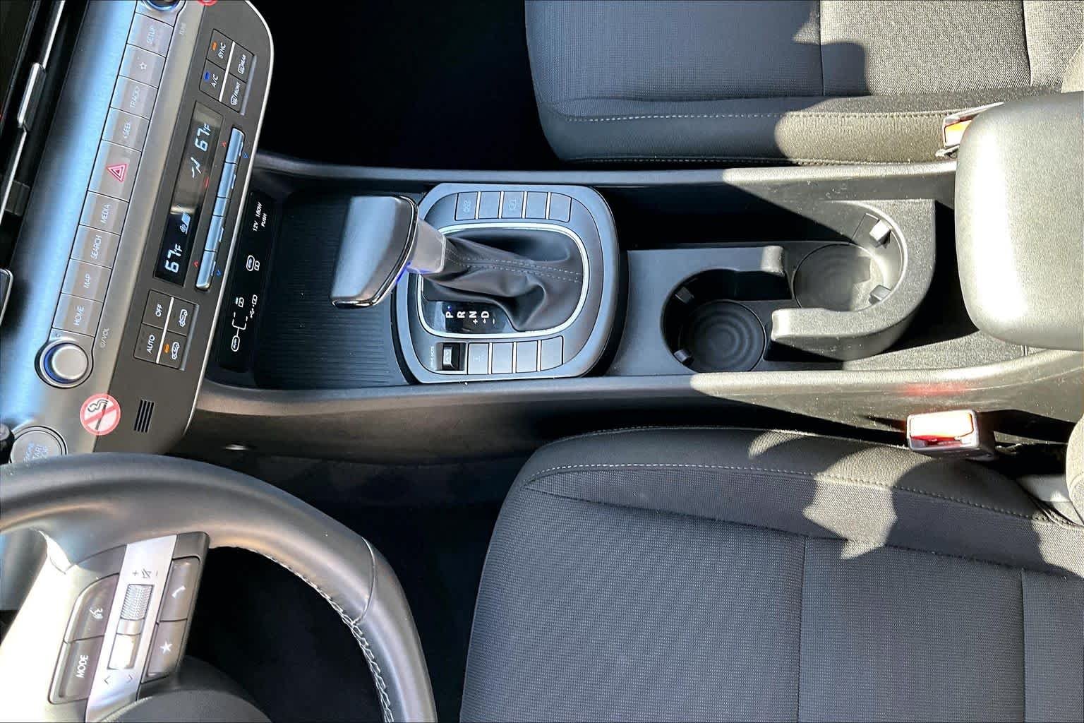 Certified Used 2025 Atlas White Hyundai SEL image 17
