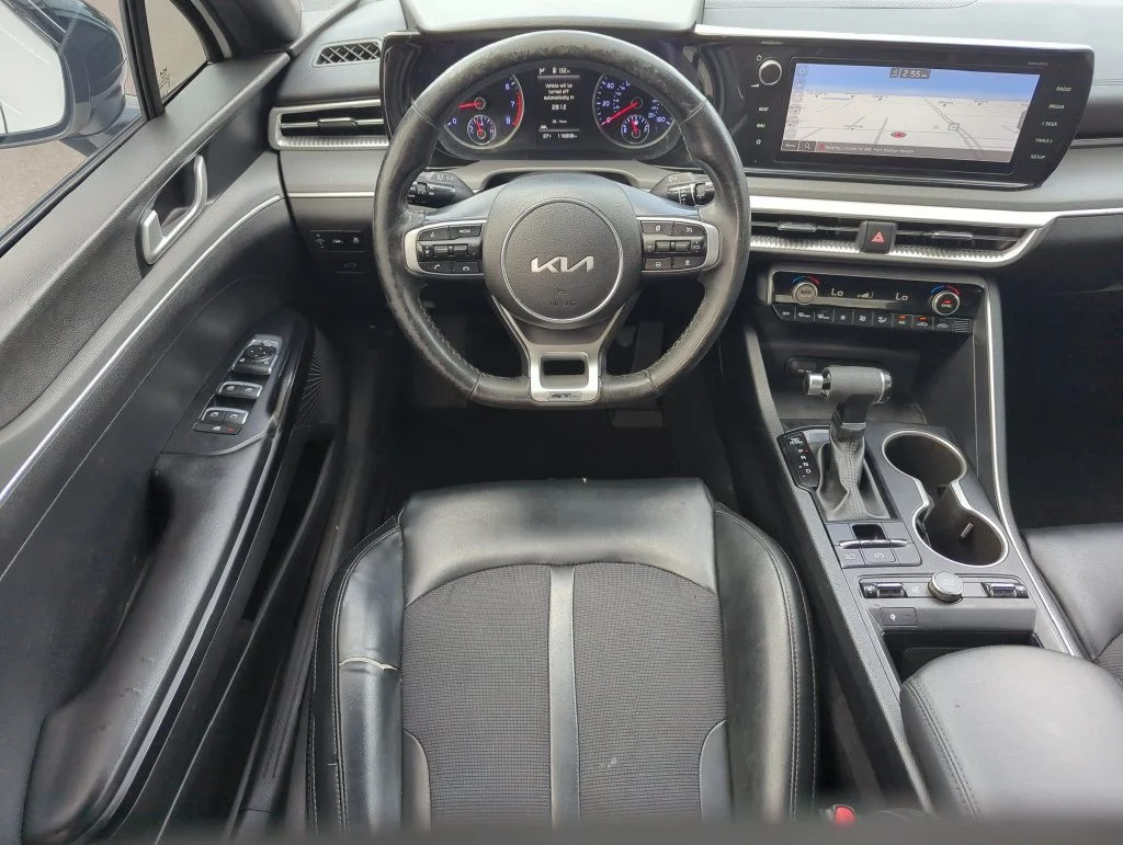 Used 2023 White Kia GT-Line image 14