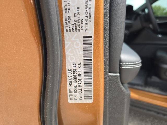 New 2026 Copper Shino Metallic Clear-Coat Exterior Paint Jeep Limited image 29