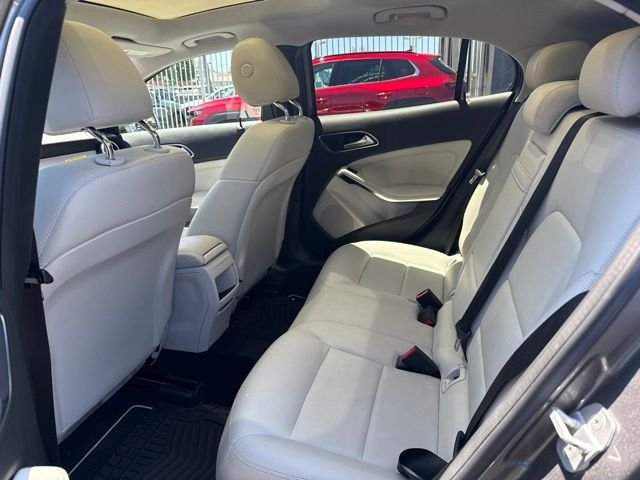 Used 2015  Mercedes-Benz GLA 250 image 7