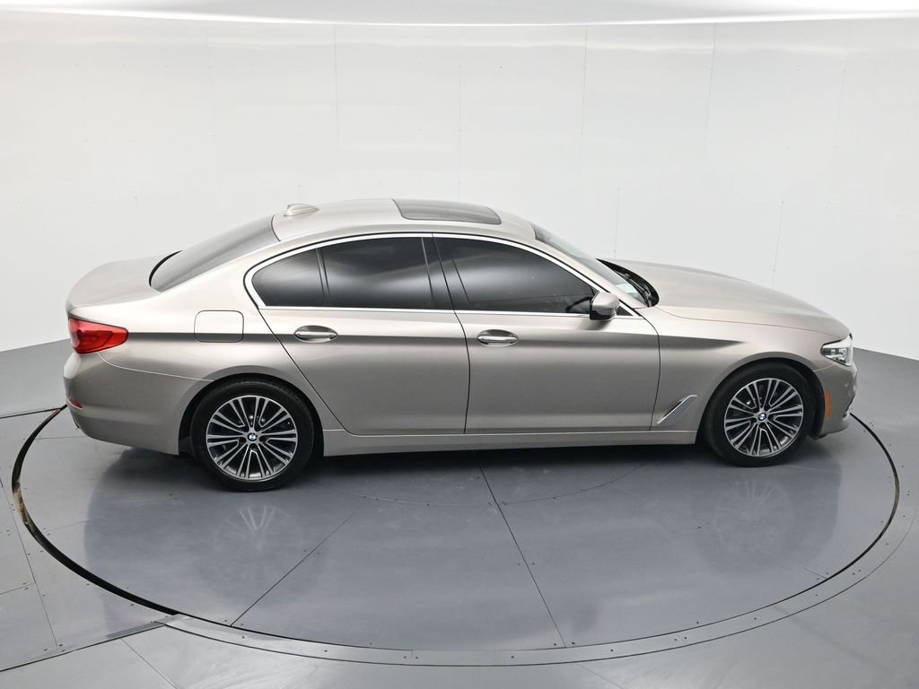 Used 2017 Cashmere Silver Metallic BMW 530i xDrive image 41