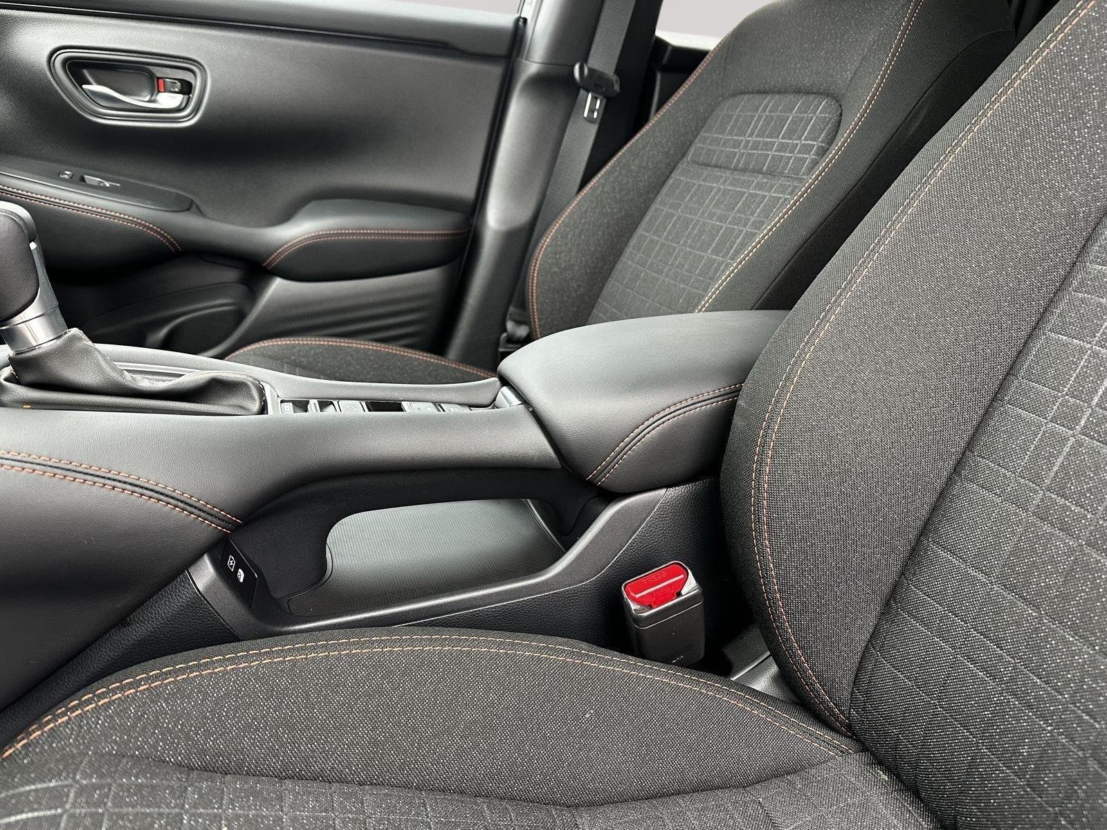Used 2025 Crystal Black Pearl Honda Sport image 18