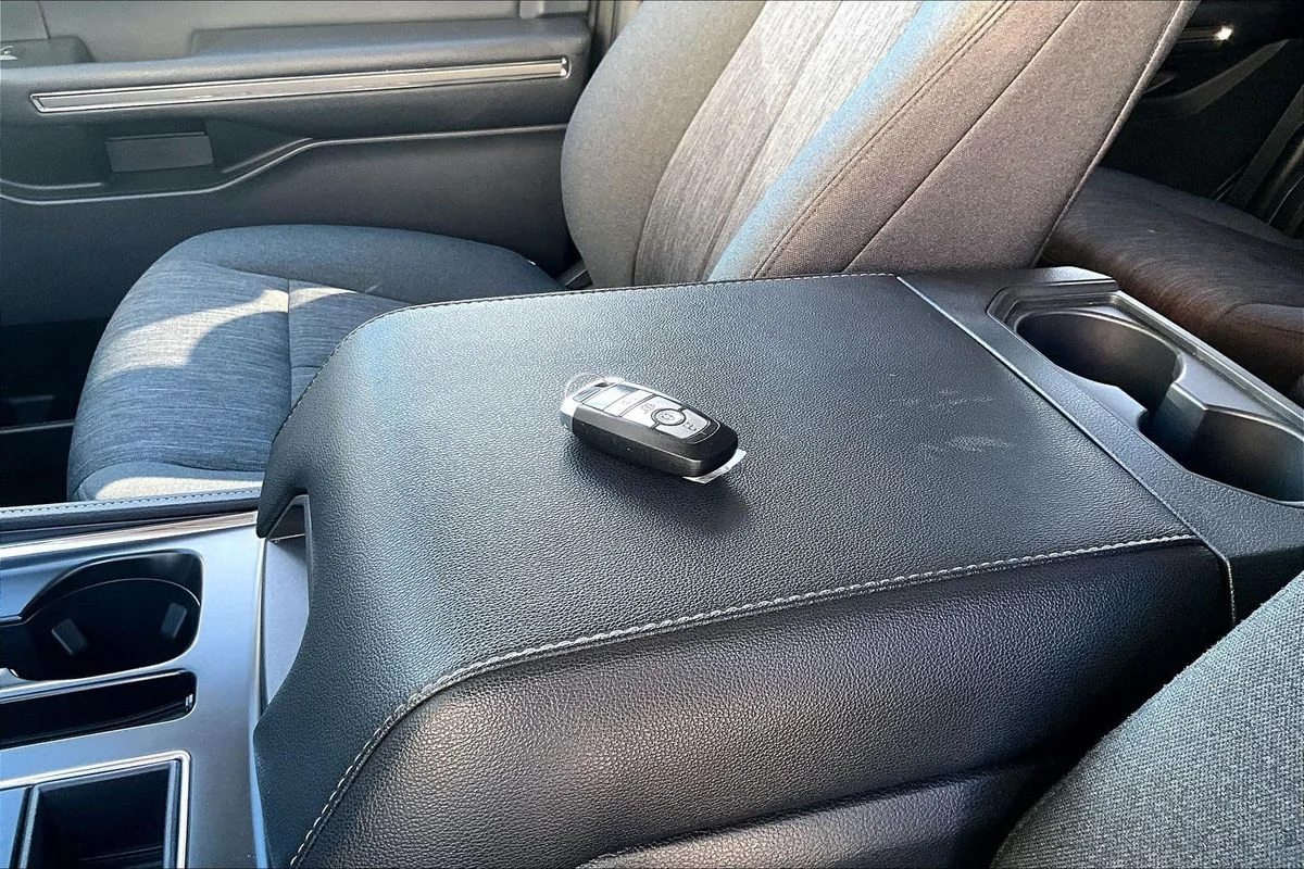 Used 2022  Ford XLT image 38