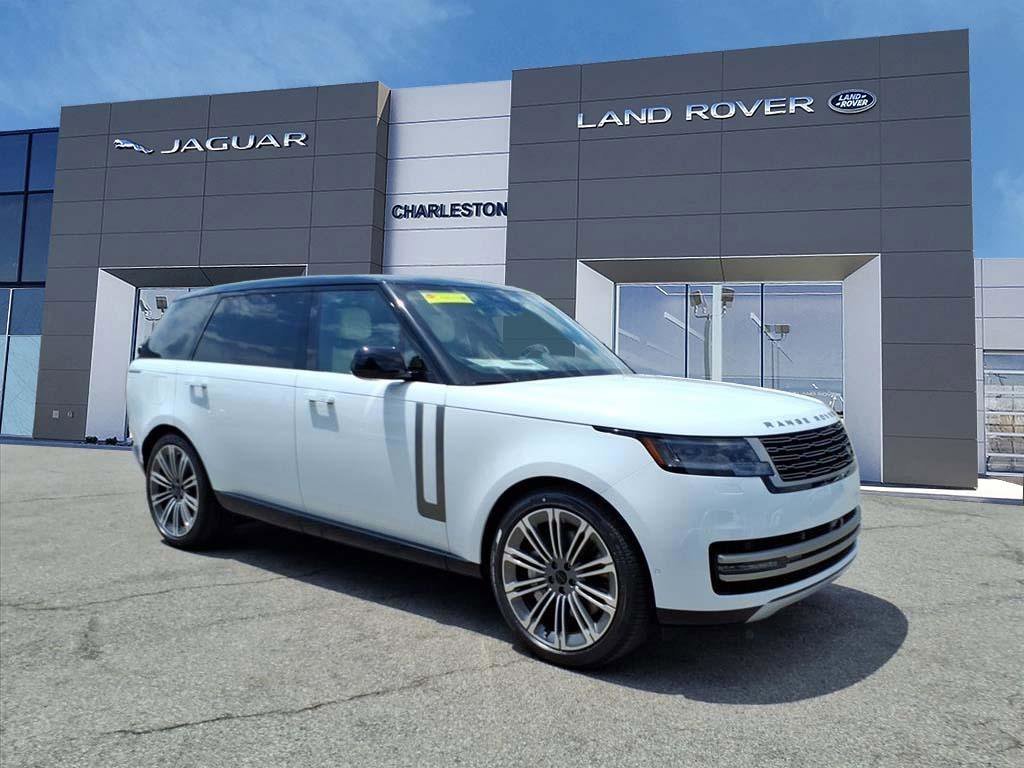 New 2026 Fuji White Land Rover SE image 7