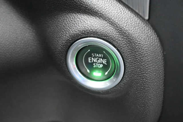 Used 2019 WHITE FROST TRICOAT GMC Denali image 19