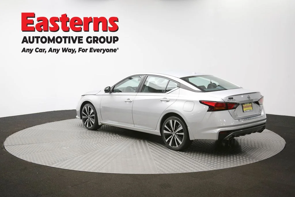 Used 2022 Silver Nissan 2.5 SR image 60