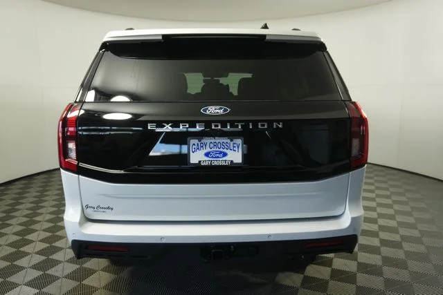 New 2027 Star White Metallic Tri-Coat Ford Active image 4