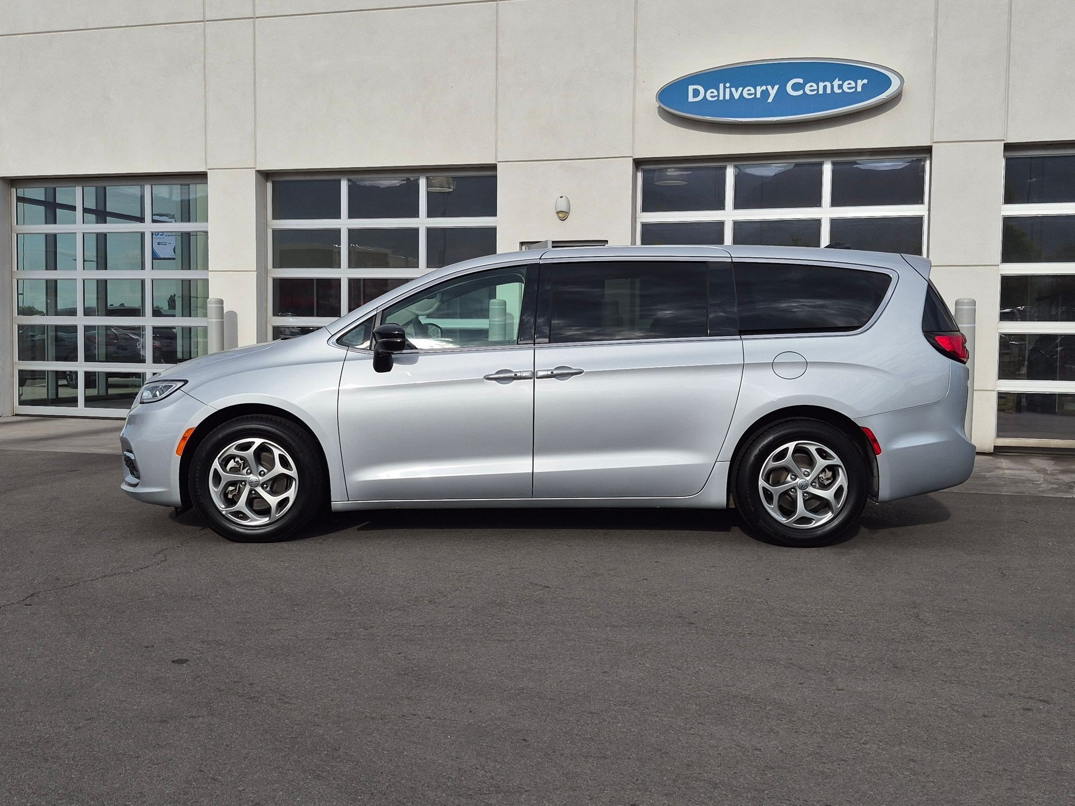 2024 Chrysler Pacifica Limited - Photo 7