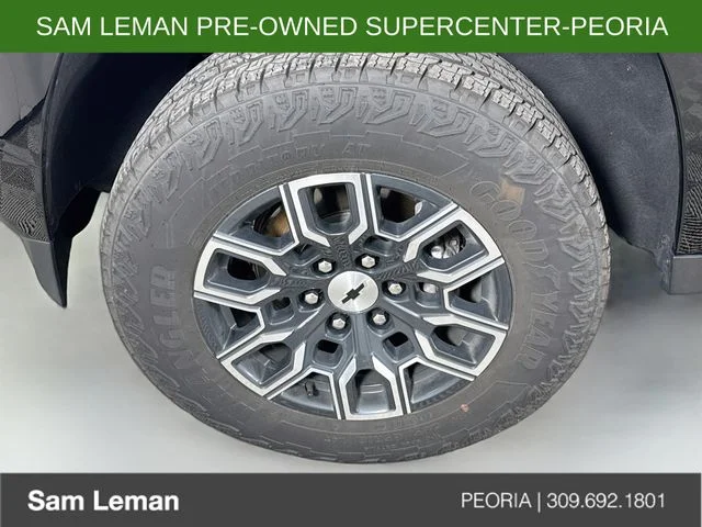 Used 2024 Black Chevrolet Z71 image 28