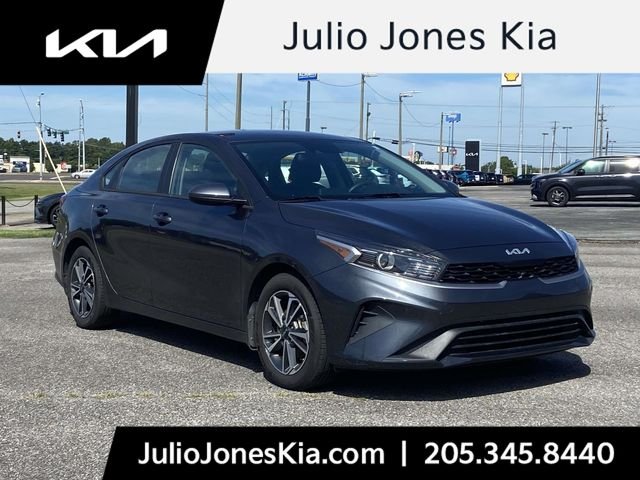 2023 Kia Forte LXS AT's photo