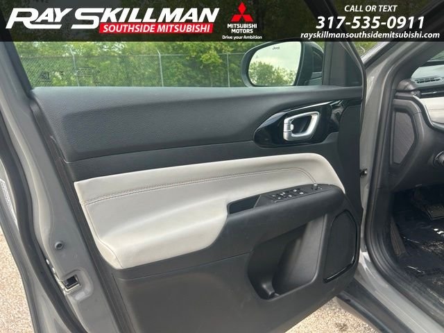 Used 2023 Gray Jeep Limited image 9