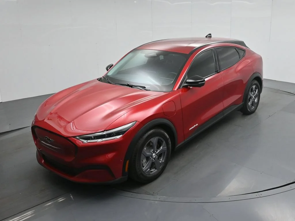 Used 2023 Red Ford Select image 37