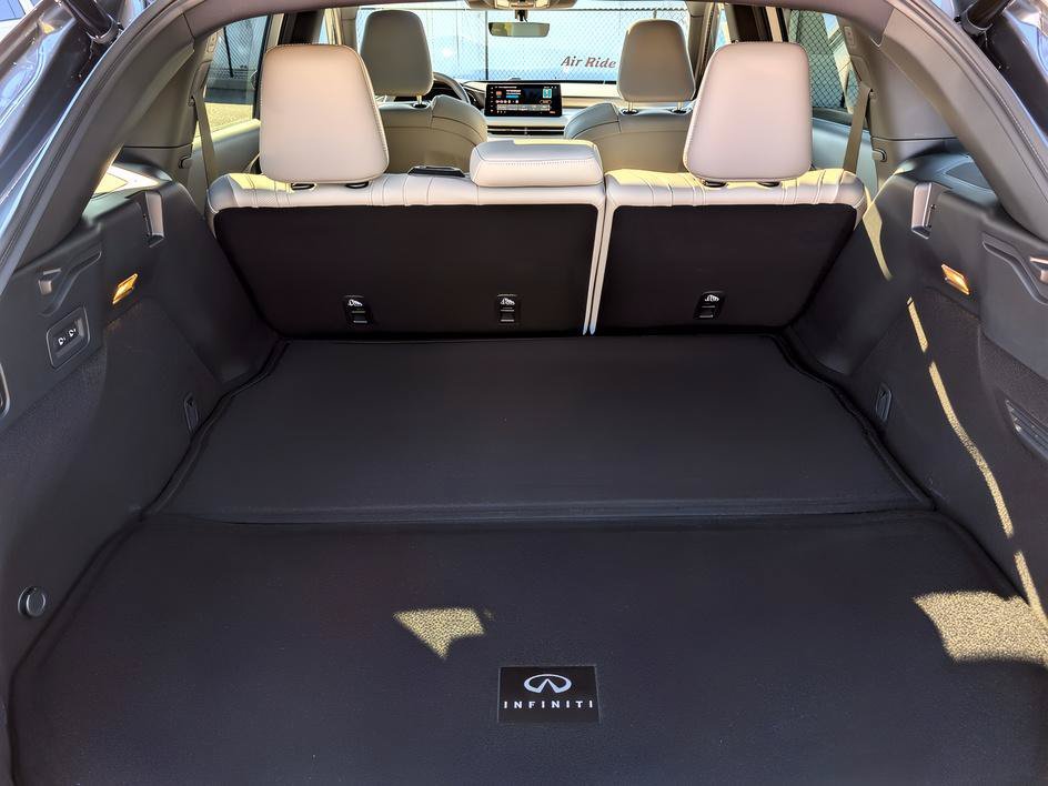 New 2027 GRAPHITE SHADOW INFINITI LUXE image 23