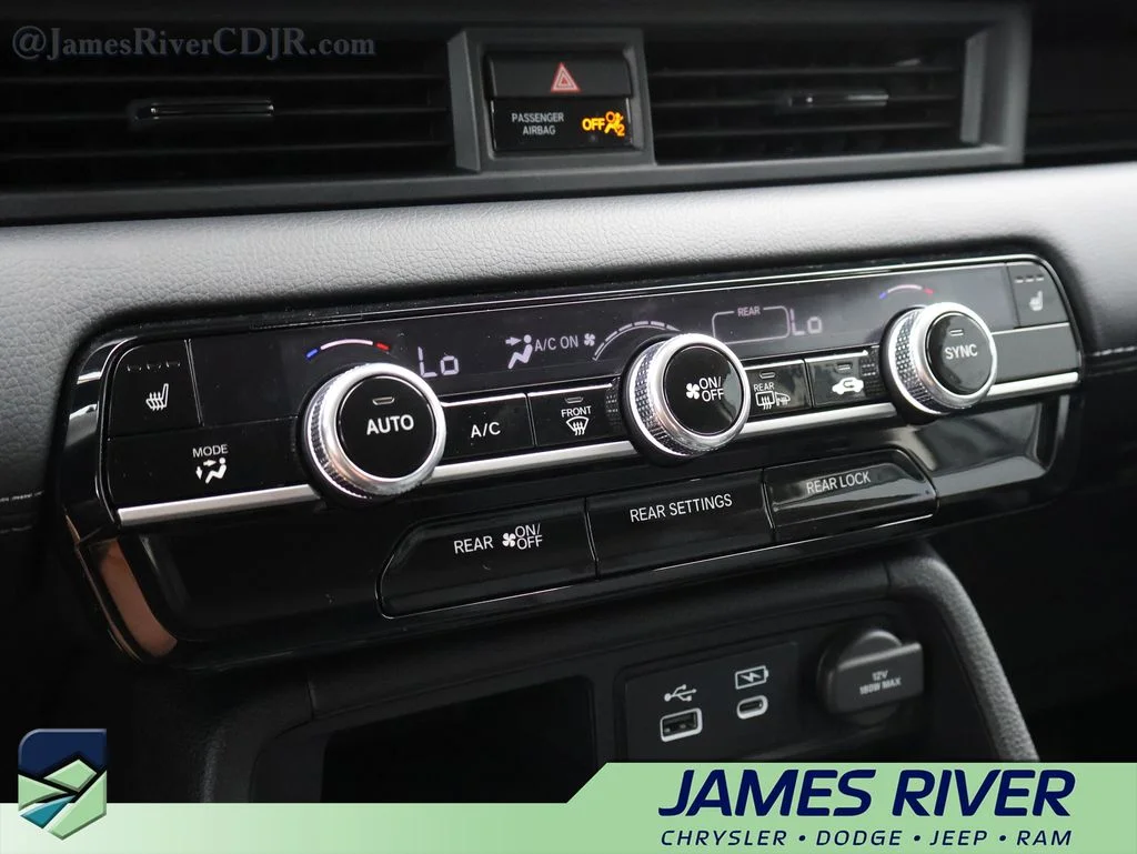 Used 2025 Black Honda EX-L image 36