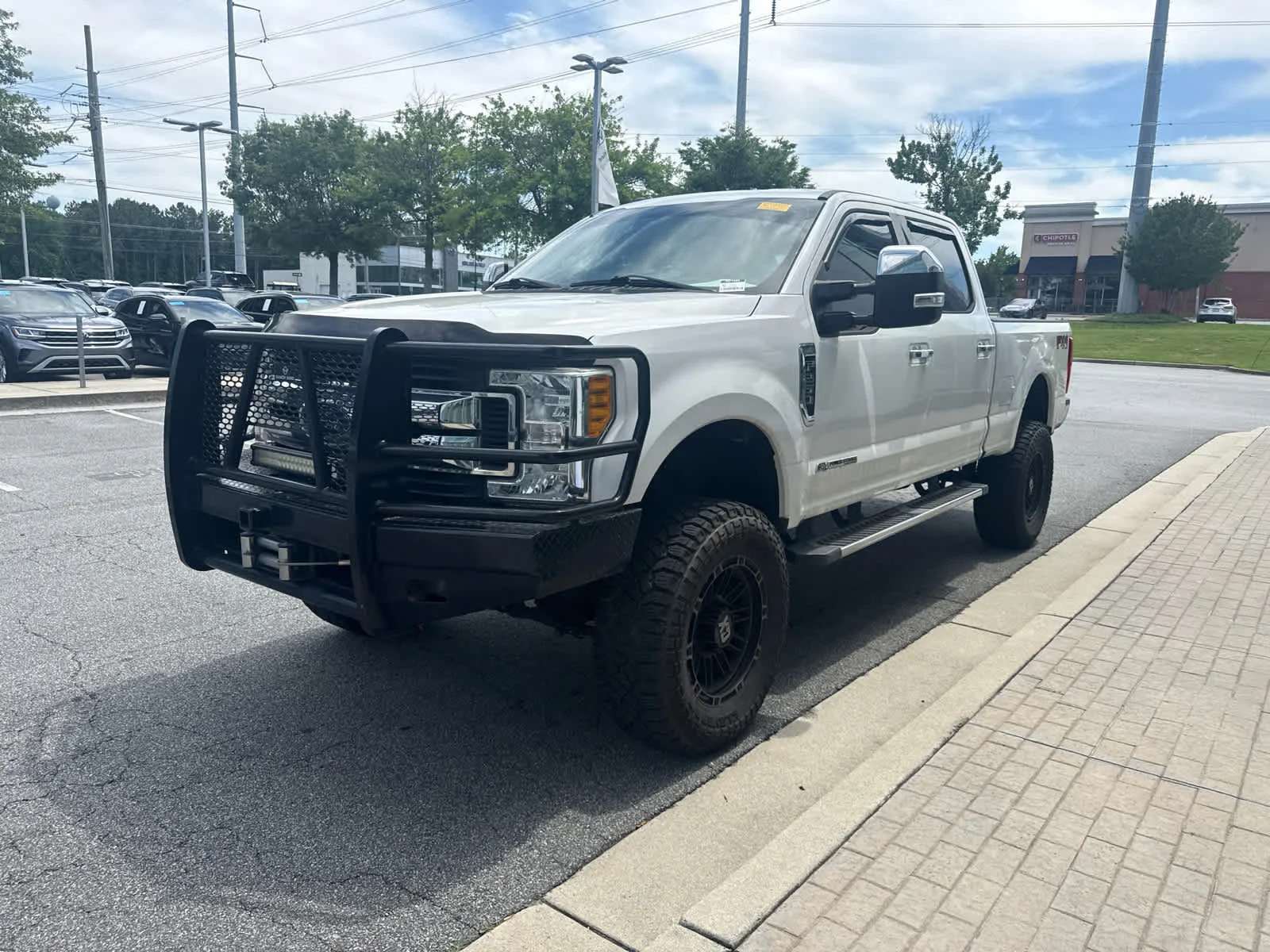 Used 2017 Oxford White Ford XLT image 4