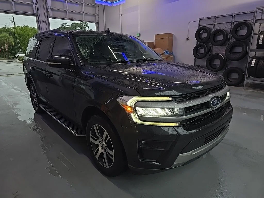 Used 2022 Dark Matter Metallic Ford XLT image 1