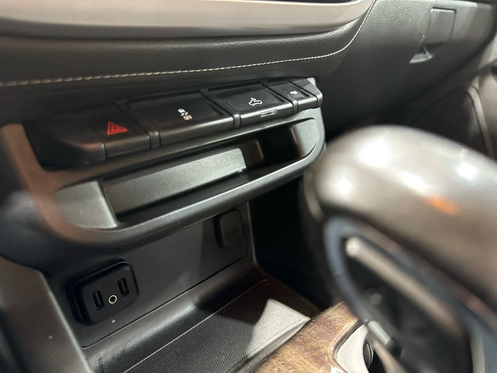 Certified Used 2022 Desert Sand Metallic GMC Elevation image 18