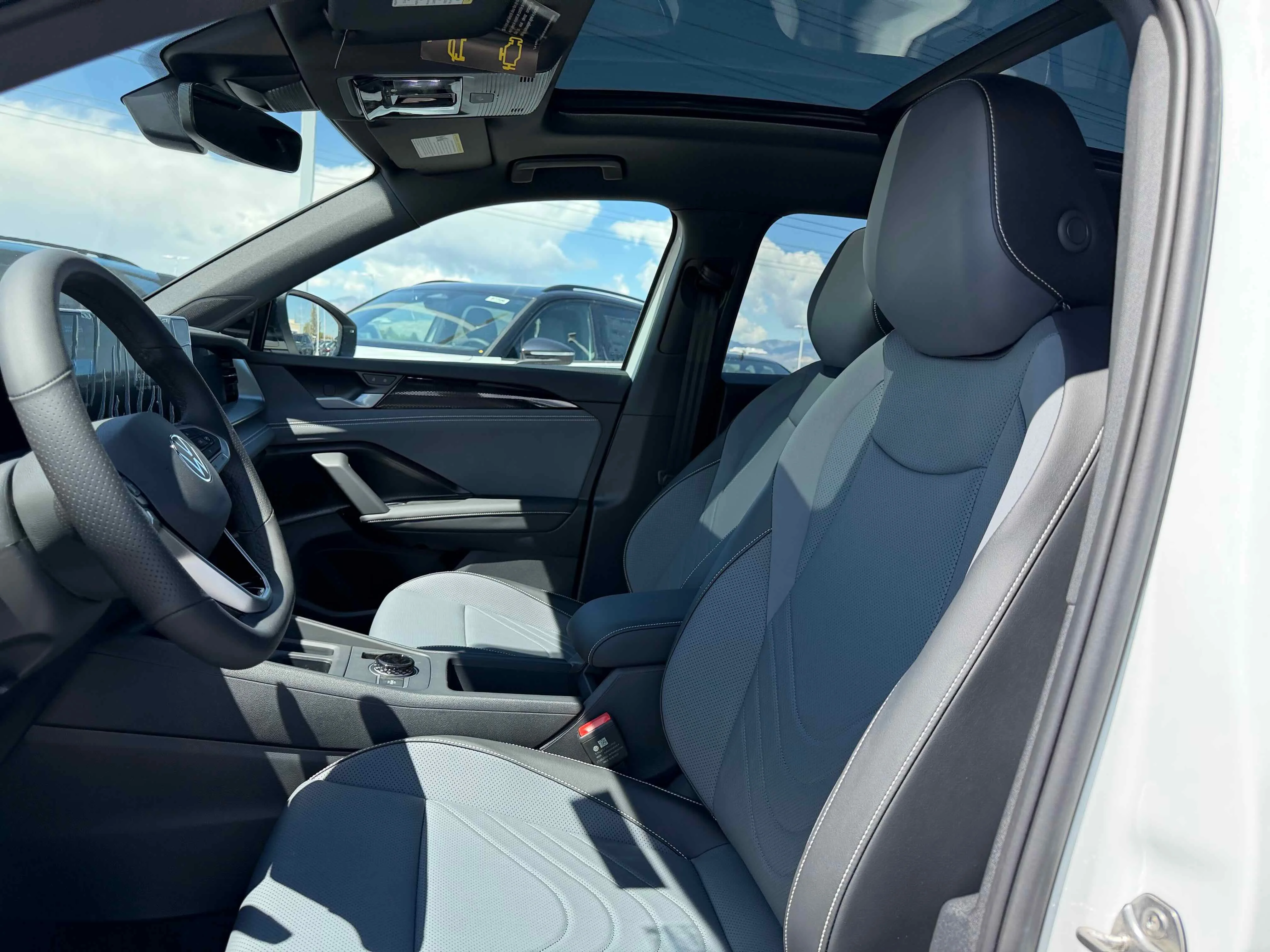 New 2026 Opal White Volkswagen SE R-Line Black image 4