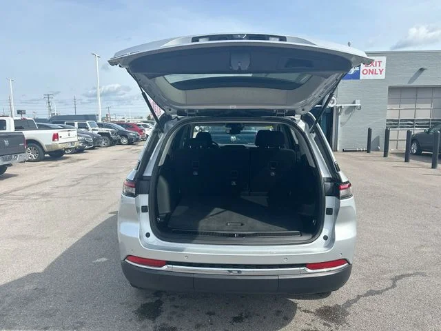 Used 2023 Silver Jeep Laredo image 24