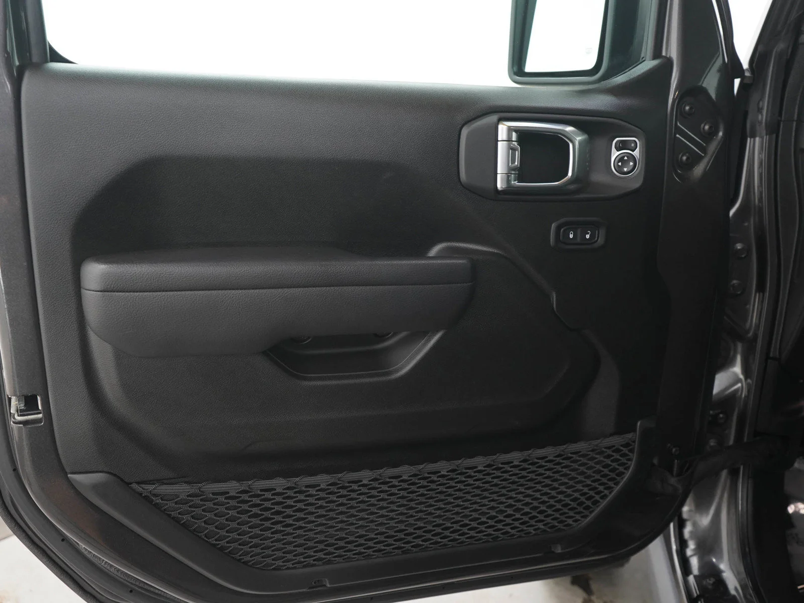 Used 2025 Granite Crystal Metallic Clearcoat Jeep Rubicon 4xe image 20