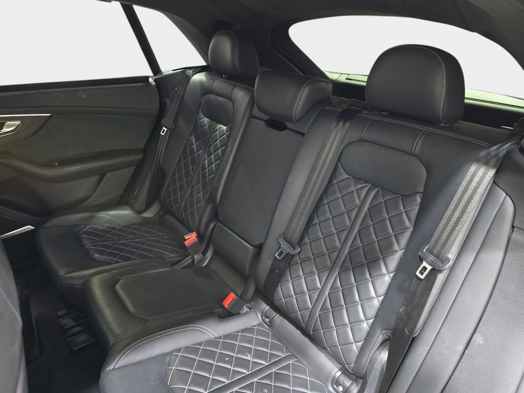 Used 2023  Audi 4.0T Prestige image 14